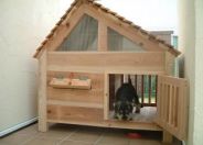 1軒の犬小屋にふたつの生活スペースがある贅沢空間の犬小屋です。清潔に過ごせます。